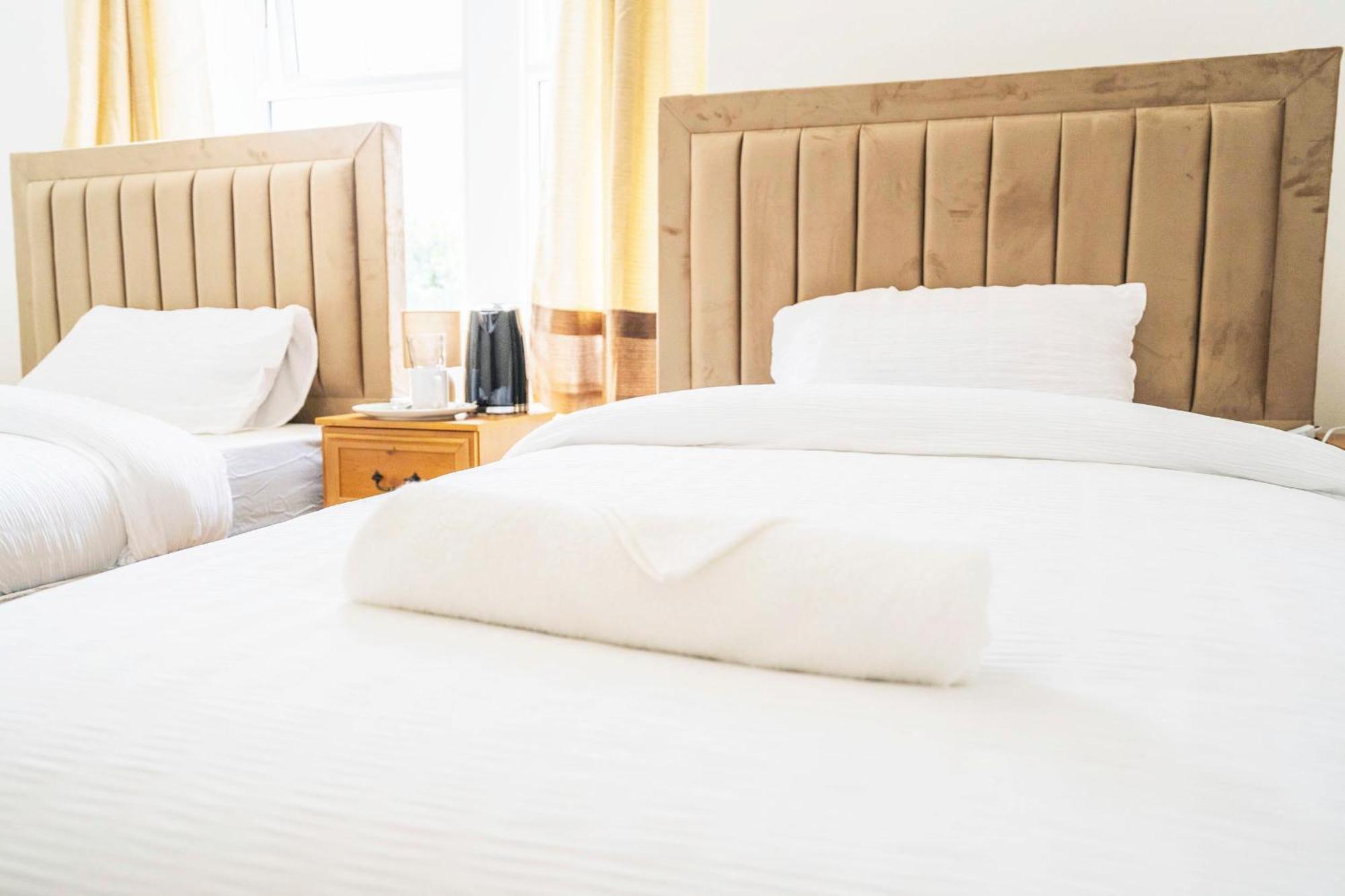 Majestic Inn Bootle  Extérieur photo